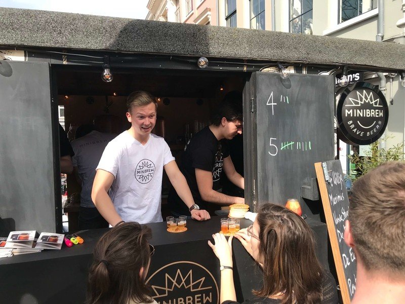 beer brewing collabs streebierfestival_minibrew_cave